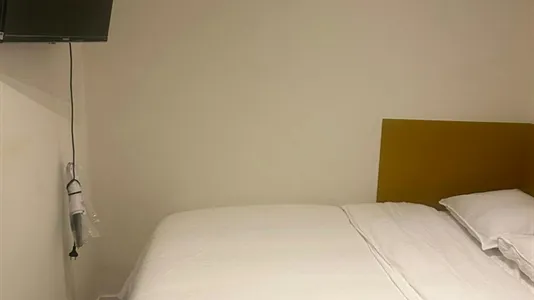 Rooms in Barcelona Eixample - photo 2