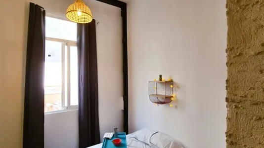 Rooms in Valencia Ciutat Vella - photo 5
