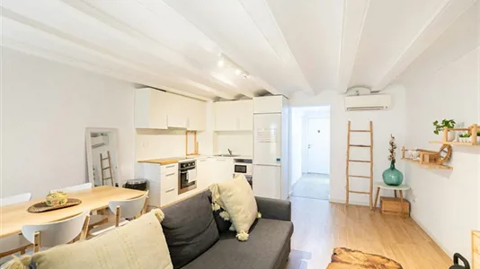 Apartments in Barcelona Ciutat Vella - photo 2