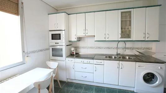 Rooms in Bilbao - photo 10