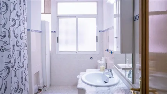 Rooms in el Camí de Vera - photo 8