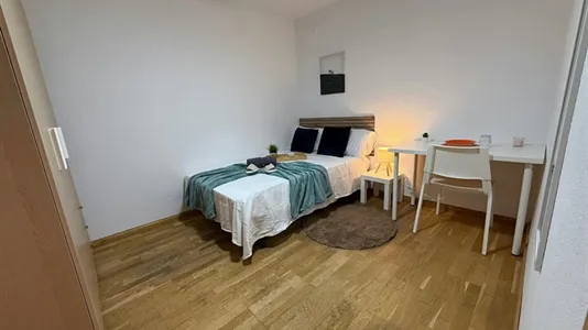 Rooms in Madrid Chamberí - photo 2