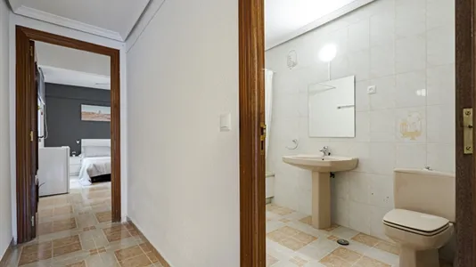 Rooms in Alcalá de Henares - photo 9