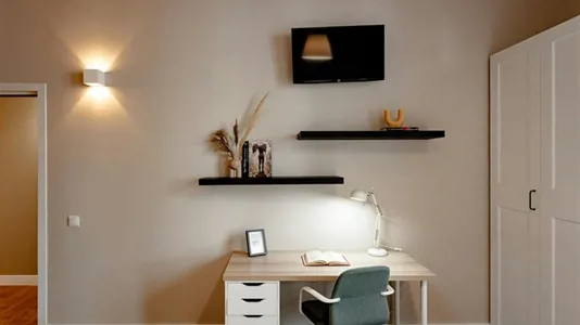 Rooms in Barcelona Ciutat Vella - photo 3