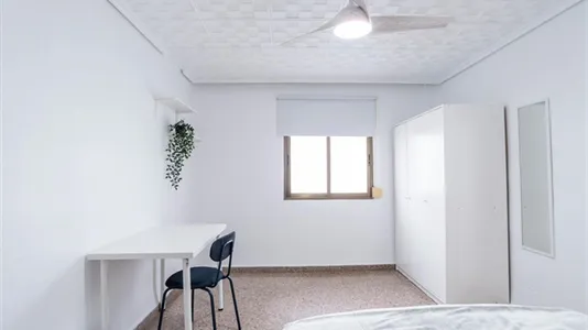 Rooms in Mislata - photo 10