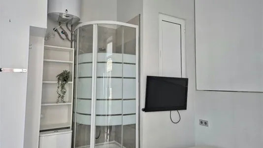 Rooms in Valencia Ciutat Vella - photo 10