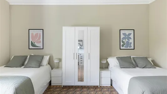 Rooms in Barcelona Eixample - photo 5