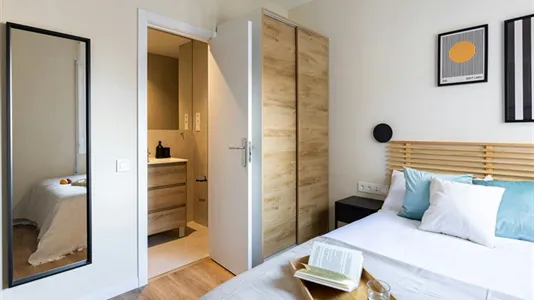 Rooms in Barcelona Eixample - photo 1