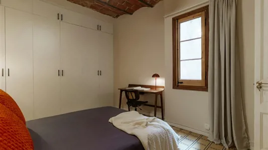 Rooms in Barcelona Ciutat Vella - photo 3