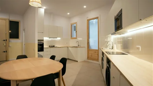 Rooms in Barcelona Eixample - photo 8