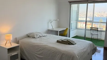 Room for rent in Almada, Setúbal (Distrito)