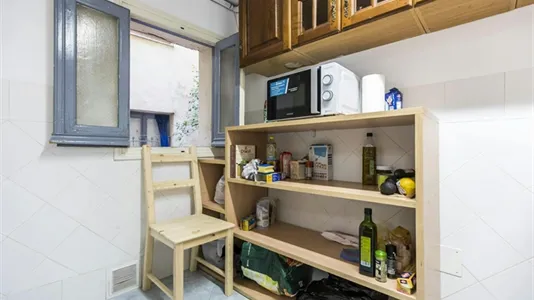 Rooms in Madrid Centro - photo 8