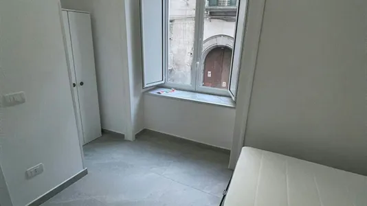 Rooms in Napoli Municipalità 3 - photo 2
