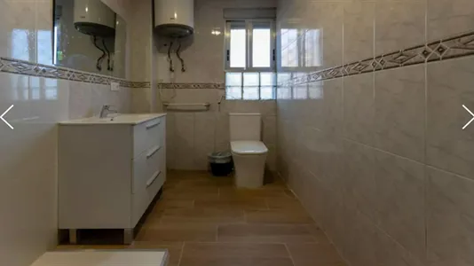 Rooms in el Camí de Vera - photo 9