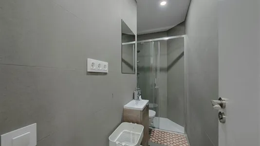 Rooms in Barcelona Eixample - photo 10