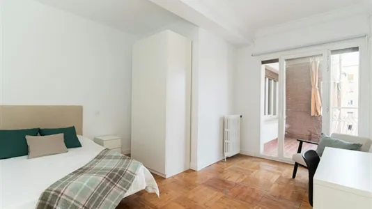 Rooms in Madrid Chamberí - photo 2