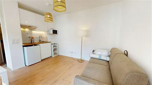 Apartments in Lyon - photo 2