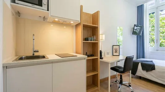 Rooms in Madrid Centro - photo 1