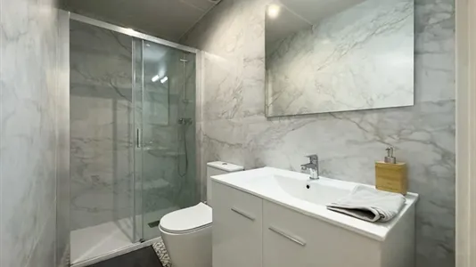 Rooms in Barcelona Eixample - photo 9