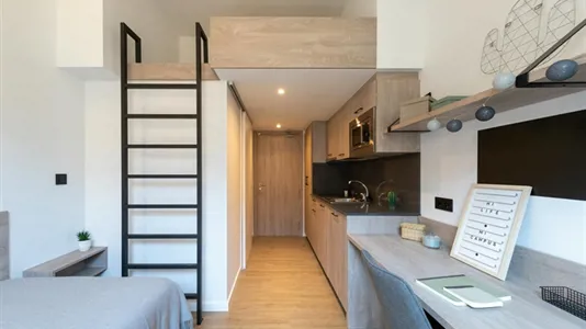 Rooms in Badalona - photo 2