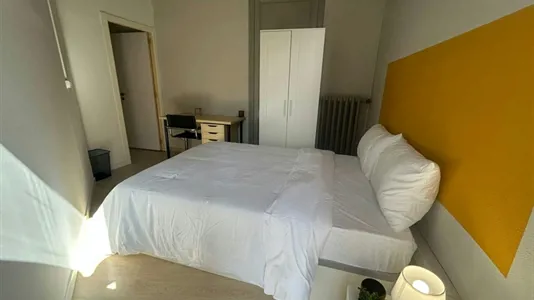 Rooms in Barcelona Ciutat Vella - photo 3