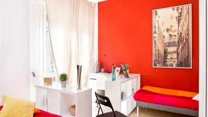 Room for rent in Milano Zona 8 - Fiera, Gallaratese, Quarto Oggiaro, Milan