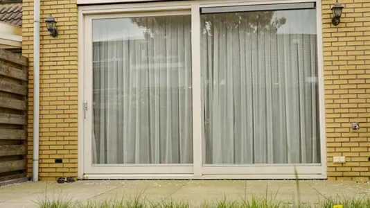 Houses in Almere - photo 1