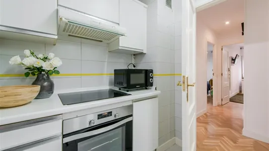 Rooms in Pozuelo de Alarcón - photo 9