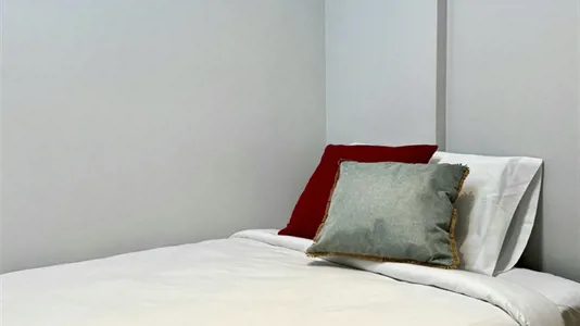Rooms in Barcelona Eixample - photo 3