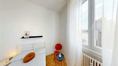 Room for rent in Milano Zona 8 - Fiera, Gallaratese, Quarto Oggiaro, Milan