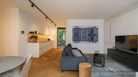 Apartments in Amsterdam Centrum - photo 2