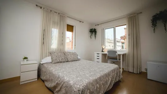 Rooms in L'Hospitalet de Llobregat - photo 2