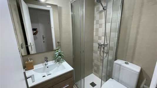 Rooms in Barcelona Sants-Montjuïc - photo 6