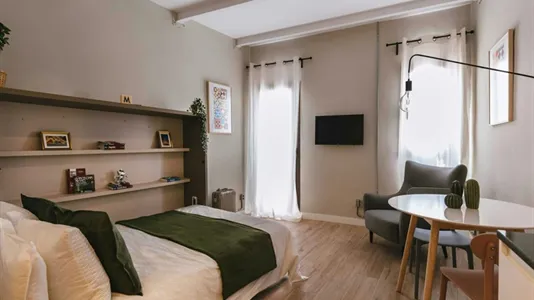 Apartments in Barcelona Ciutat Vella - photo 4