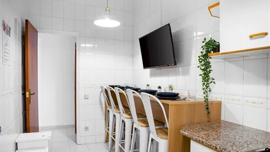 Rooms in Barcelona Ciutat Vella - photo 4