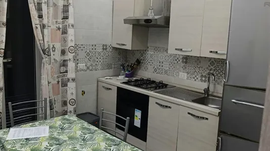 Rooms in Napoli Municipalità 4 - photo 3