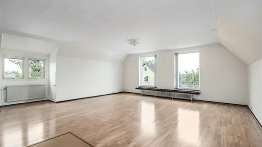 Apartments in Husie - photo 3