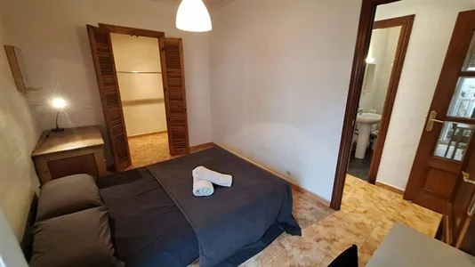 Rooms in Barcelona Gràcia - photo 4