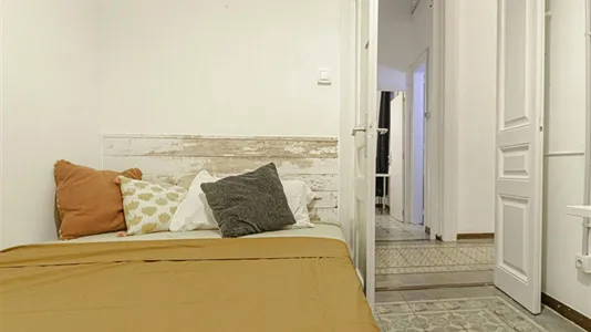 Rooms in Barcelona Eixample - photo 2
