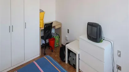 Room for rent in Milano Zona 6 - Barona, Lorenteggio, Milan