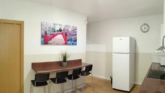 Rooms in Barcelona Ciutat Vella - photo 8