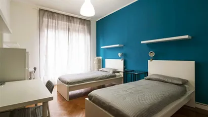 Room for rent in Milano Zona 6 - Barona, Lorenteggio, Milan