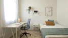 Room for rent, Zaragoza, Aragón, &lt;span class=&quot;blurred street&quot; onclick=&quot;ProcessAdRequest(13401758)&quot;&gt;&lt;span class=&quot;hint&quot;&gt;See streetname&lt;/span&gt;[xxxxxxxxxxxxx]&lt;/span&gt;