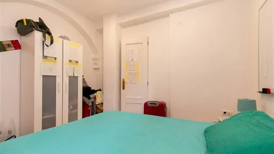 Rooms in Granada - photo 4
