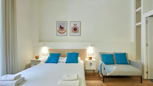Apartments in Barcelona Ciutat Vella - photo 4