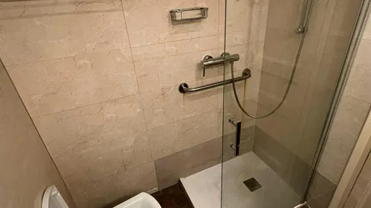 Rooms in Barcelona Eixample - photo 10