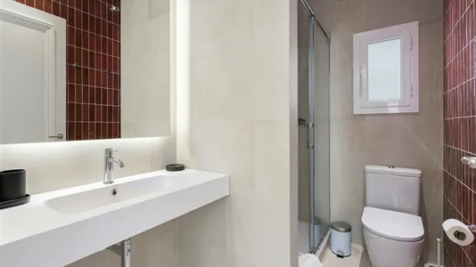 Rooms in Barcelona Eixample - photo 10