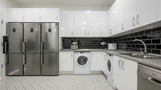 Rooms in Madrid Centro - photo 10