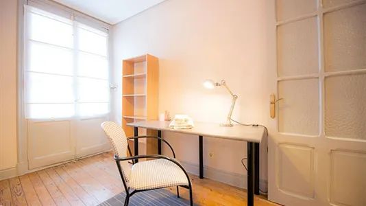 Rooms in Bilbao - photo 4