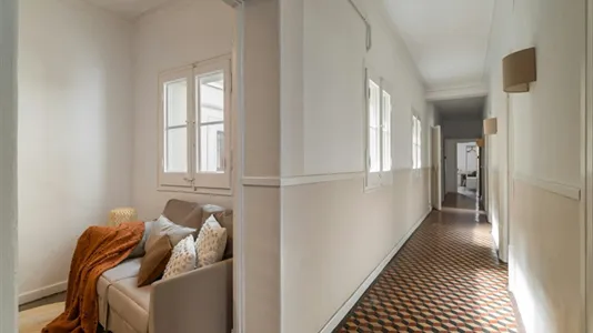 Rooms in Barcelona Ciutat Vella - photo 5